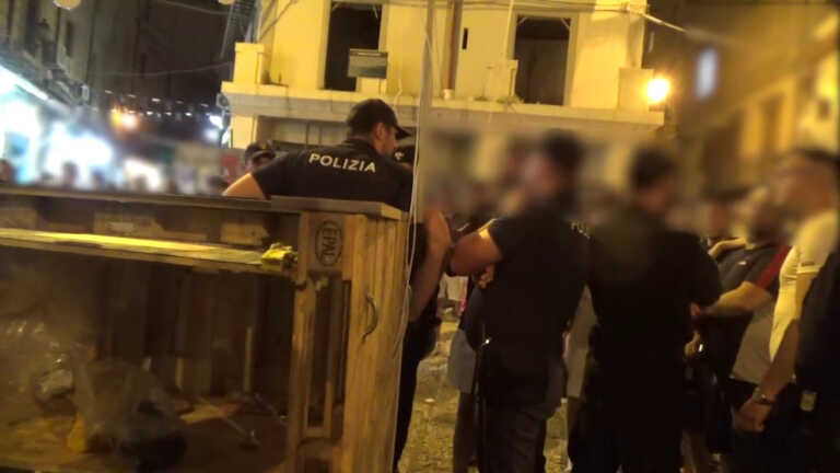 Galleria foto 'Forze dell’ordine presidiano la Vucciria a Palermo' - foto 1