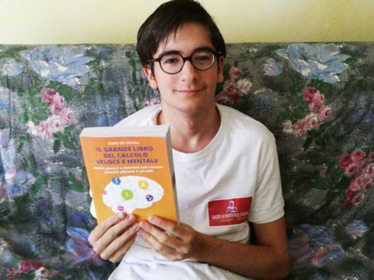 Bari, consegnata una targa al 14enne Samuel Stripoli: due volte campione italiano di calcolo