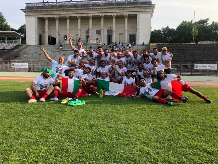 Il Bari vince il campionato di calcio dei commercialisti a Milano