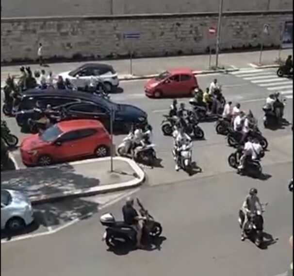 Corteo contromano davanti al carcere di Bari, parla Mortellaro: «Parata mafiosa. Altro che funerale»