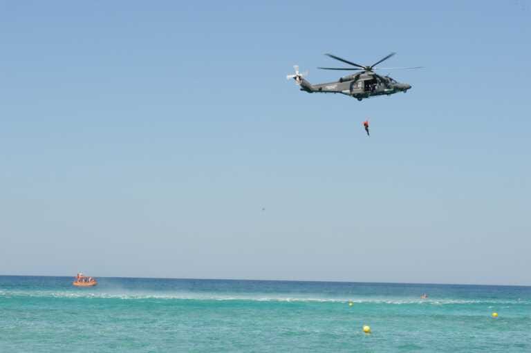 Galleria foto 'Spettacolo a Otranto con l’addestramento in mare dell’Aeronautica Militare – FOTO' - foto 2