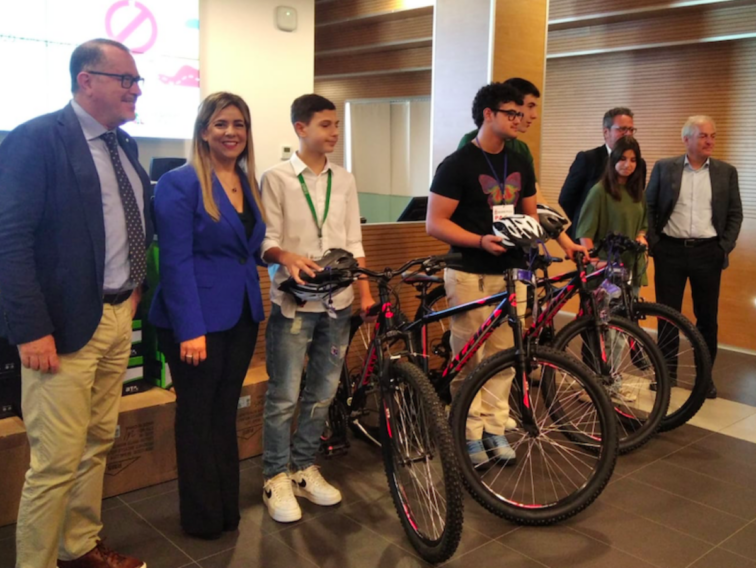Sicurezza stradale: la Puglia premia gli studenti. Maurodinoia: «Primo passo per diventare bravi fruitori»