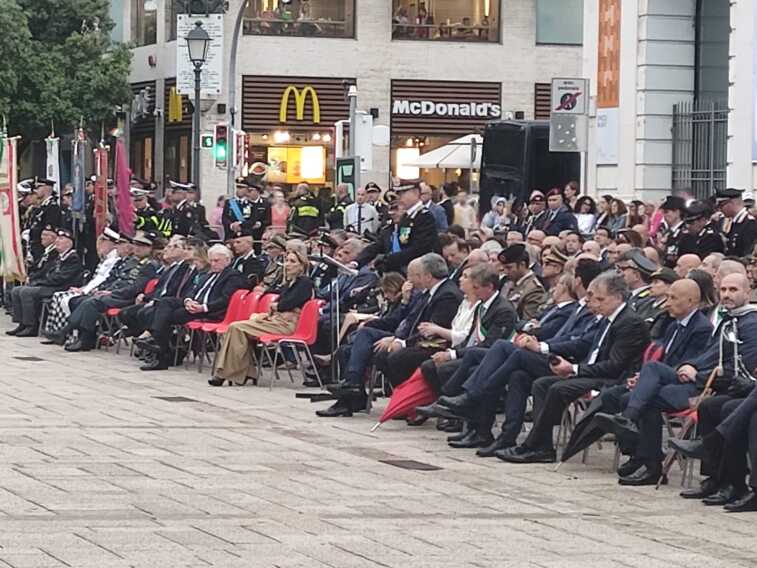 Galleria foto 'I 209 anni dalla fondazione dell’Arma dei carabinieri: a Bari l’evento in piazza Ferrarese' - foto 1