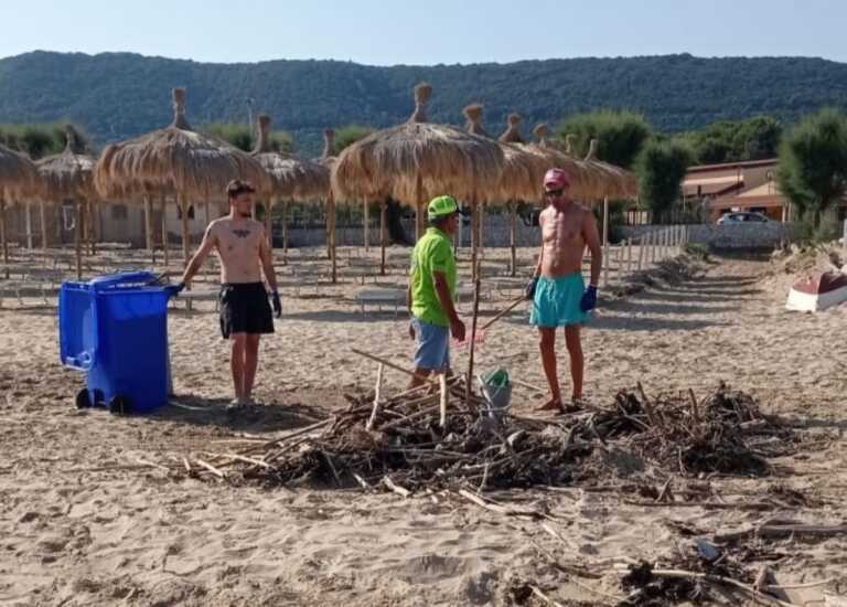 Galleria foto 'Rifiuti dell’alluvione in Emilia Romagna trascinati dalle correnti fin sulle spiagge del Gargano – VIDEO' - foto 2