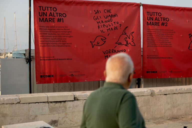 Galleria foto 'La satira di Maicol&Mirco per sensibilizzare sulla crisi climatica: l’installazione a Bisceglie' - foto 2