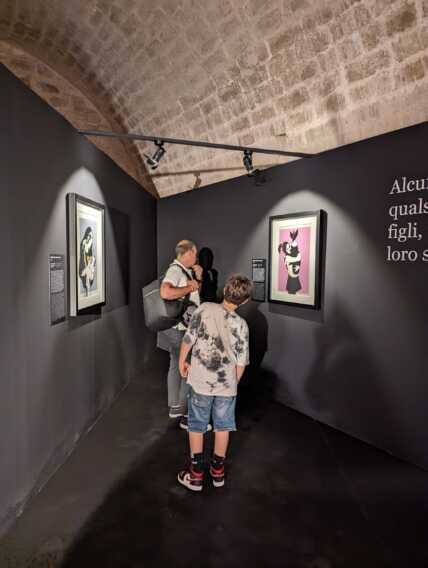 Galleria foto '“Banksy: l’arte in assenza di utopie”, inaugurata la mostra a Lecce – VIDEO' - foto 1