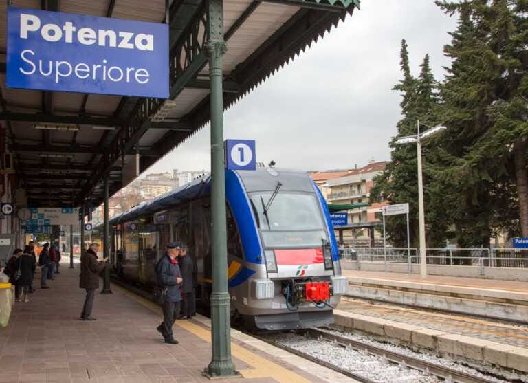 Basilicata, 18 giorni senza treni per lavori di ammodernamento: «Per un futuro migliore»
