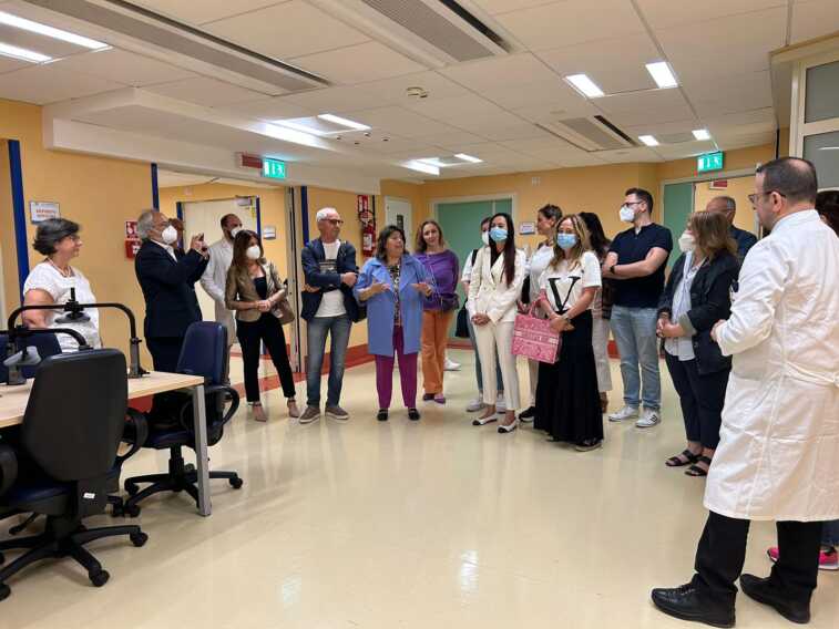 Galleria foto 'Radioterapia di precisione al Policlinico di Bari: Aforp Puglia dona due compressori addominali – VIDEO' - foto 2