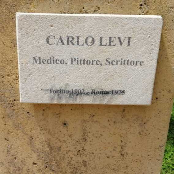 Vandali nella villa, l’appello dell’amministrazione materana: «Tuteliamo il nostro patrimonio»