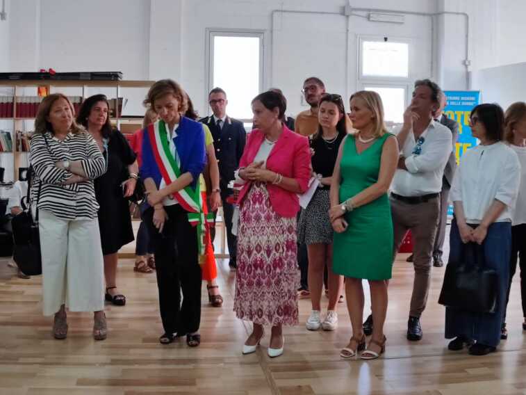 Progetto “Second Life”, inaugurato a Bari uno sportello per aiutare le donne a ricominciare