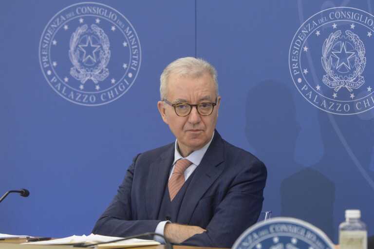 Regionali, spunta Mantovano: Meloni pronta a lanciare il sottosegretario pur di conquistare la Puglia