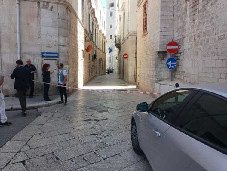 Trani, allarme bomba al tribunale civile: evacuato palazzo Candido. Sul posto gli artificieri