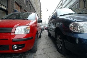 Galleria foto 'Aniasa: “L’auto resta centrale, frena elettrico fuori dalle metropoli e al Sud cresce noleggio”' - foto 1