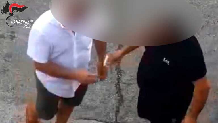 Concorsi pubblici truccati per entrare nelle forze dell’ordine: arrestati sottufficiali in servizio ad Amendola – VIDEO