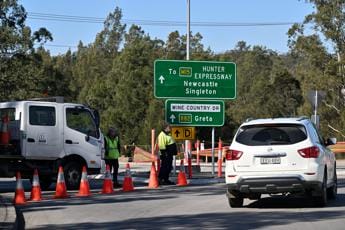 Galleria foto 'Australia, si ribalta bus con ospiti matrimonio: 10 morti e 25 feriti' - foto 1