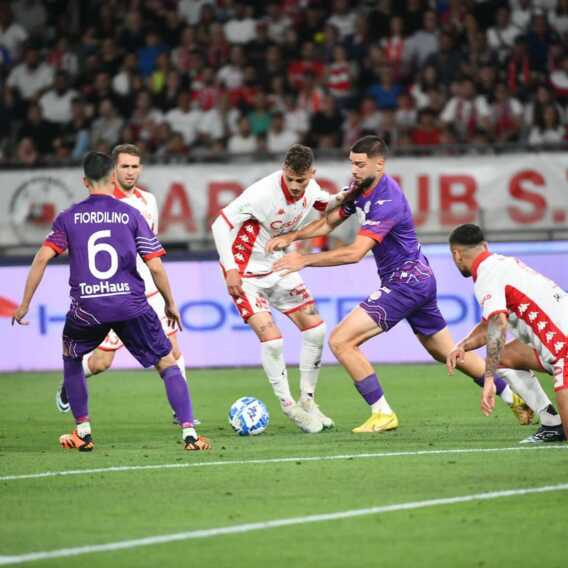 Il Bari vince 1-0 col Sudtirol e conquista la finale playoff davanti a 51mila spettatori