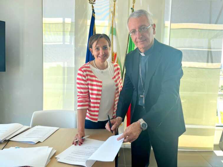 Firmato il protocollo d’intesa tra Regione Puglia e Regione Ecclesiastica Puglia