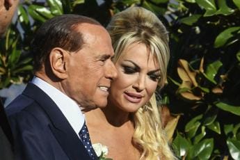Galleria foto 'Berlusconi, Pascale: “Con lui muore la mia vecchia vita”' - foto 1