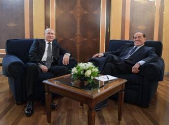 Galleria foto 'Berlusconi, Putin chiede minuto silenzio: “Ha fatto molto per relazioni Russia-Nato”' - foto 1