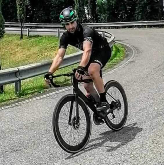 L’impresa di Massimo Pascale, 2000 km in bici dalla Basilicata a Parigi in dieci giorni