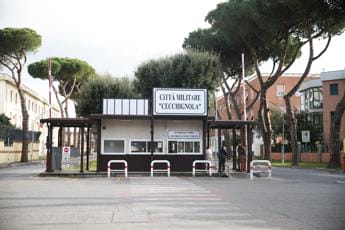 Galleria foto 'Bimba morta in auto Roma, padre indagato per omicidio colposo' - foto 1