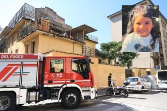 Galleria foto 'Bimba scomparsa a Firenze, Procura indaga per sequestro di persona: interrogata la madre' - foto 1