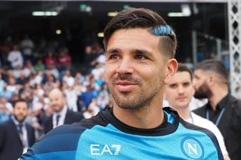 Galleria foto 'Calcio, Napoli riscatta Simeone dal Verona: l’attaccante firma fino al 2026' - foto 1