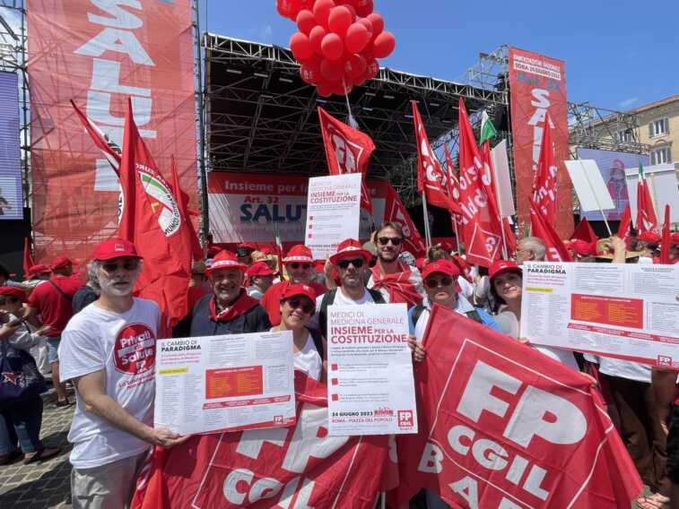 La Puglia in corteo a Roma per il diritto alle cure, la Cgil: «Investire sui medici»