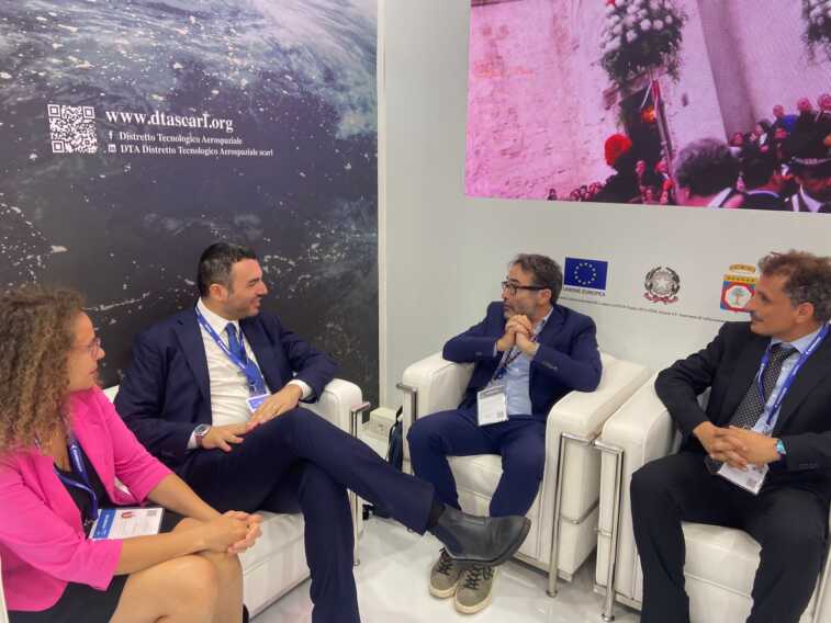 Paris Air Show, incontro tra Regione Puglia e ASI. Delli Noci: «L’aerospazio cresce e si rafforza» – VIDEO