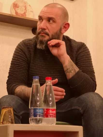 Galleria foto 'Corteo contromano davanti al carcere di Bari, parla Mortellaro: «Parata mafiosa. Altro che funerale»' - foto 1