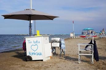 Galleria foto 'Emilia Romagna, tutta la Riviera torna balneabile' - foto 1