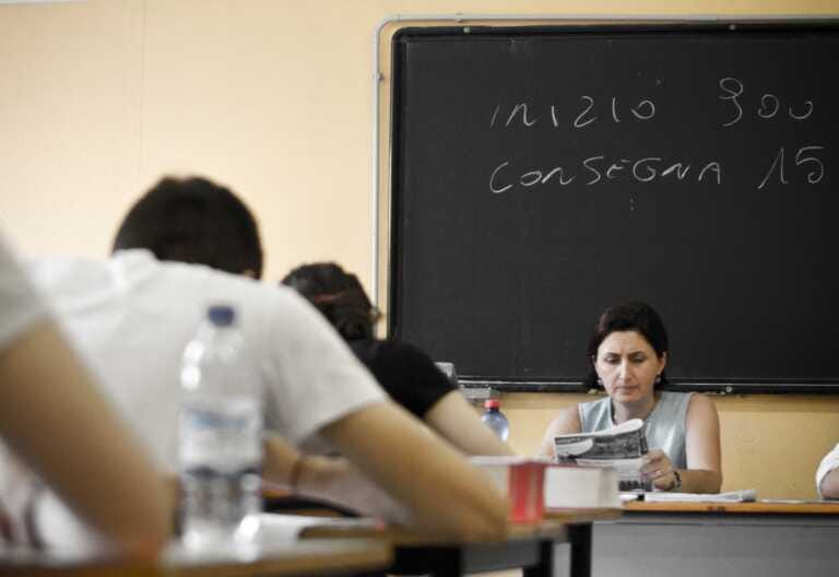 Maturità, iniziata la seconda prova: al Classico Cicerone, matematica allo Scientifico