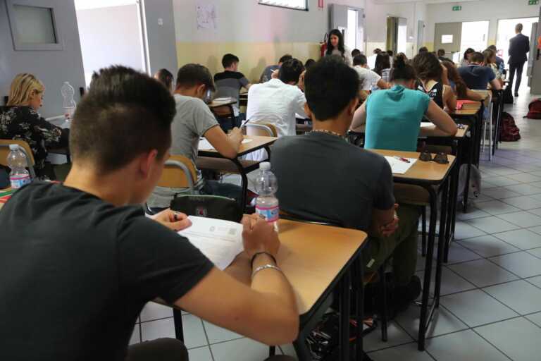 Galleria foto 'Esami di Stato, Seneca al liceo Classico e lo studio di funzioni allo Scientifico per la seconda prova' - foto 1