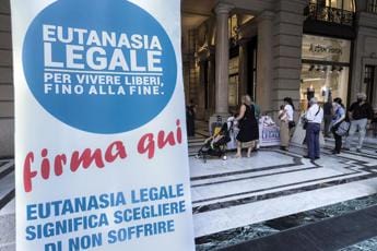 Galleria foto 'Eutanasia, da Veneto secondo via libera a richiesta di suicidio assistito' - foto 1