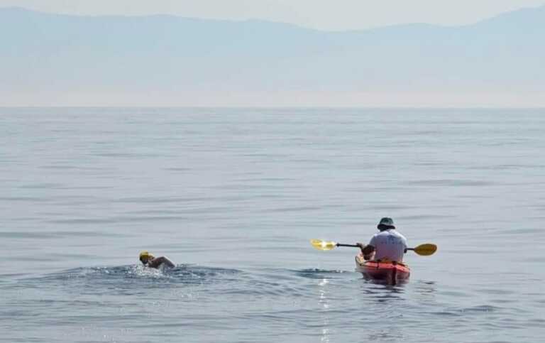 A nuoto da Otranto a Valona: si ferma l’impresa dell’avvocata per i diritti umani Eva Buzo
