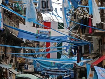 Galleria foto 'Festa scudetto Napoli 2023, la città si prepara al 4 giugno' - foto 1