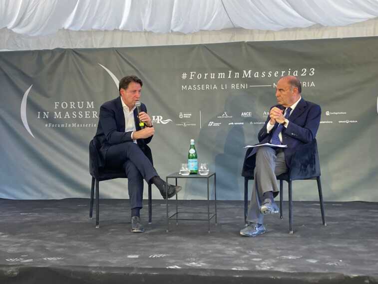 Manduria, Conte da Bruno Vespa: «Il Pnrr non è il mio progetto o quello di Meloni. È un piano per cambiare il Paese»