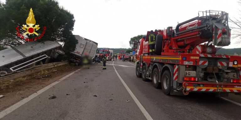 Scontro tra un’auto e un mezzo pesante sulla “Bradanica” nei pressi di Lavello: due morti e un ferito