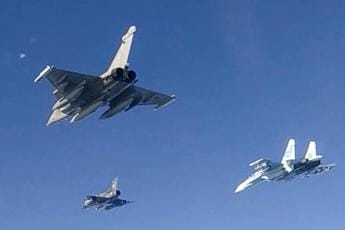 Galleria foto 'Jet Russia vicino spazio Nato, aerei militari Gb e Svezia si levano in volo' - foto 1