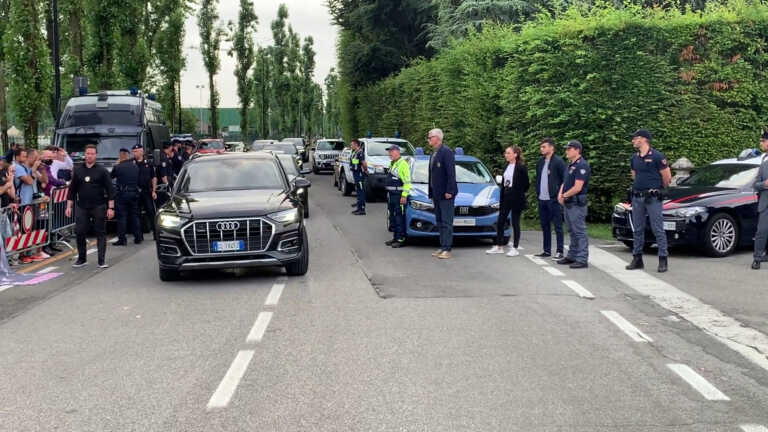 Galleria foto 'Berlusconi, l’arrivo di Meloni, Salvini e La Russa ad Arcore' - foto 1