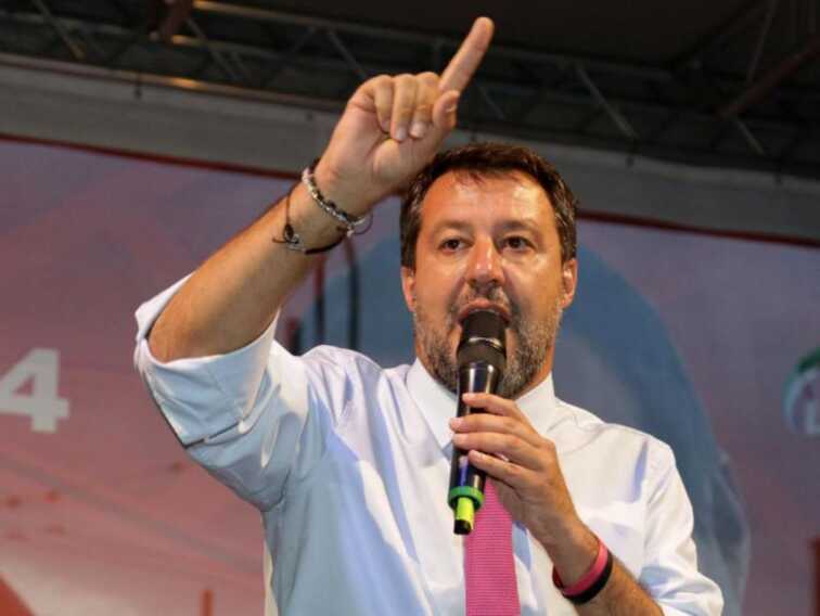 Trasporti, Salvini assicura: «Da luglio sarà realtà il collegamento ferroviario diretto Napoli-Bari»