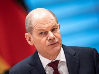 Galleria foto 'Migranti, Scholz criticato per battuta su rifugiati' - foto 1
