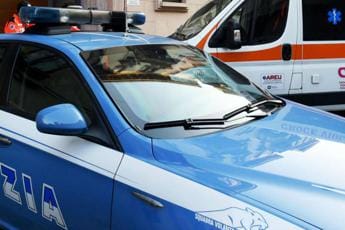 Galleria foto 'Napoli, trovato morto in casa con grosso taglio all’addome' - foto 1