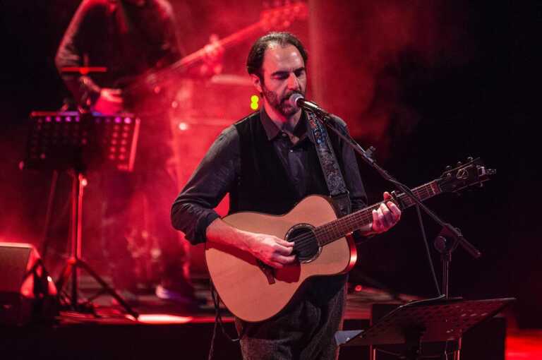 Neri Marcorè al Map festival di Taranto: domani l’esibizione voce e chitarra