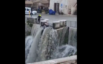 Galleria foto 'Nubifragio a Matera, tre persone messe in salvo da allagamenti – Video' - foto 1