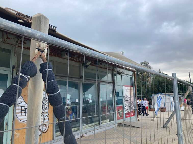 Pane e Pomodoro, c’era una volta lo storico bar: niente punti ristoro nella spiaggia barese