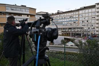 Galleria foto 'Papa Francesco, “controlli ematochimici regolari”' - foto 1