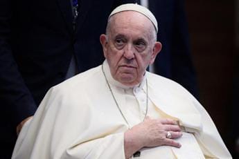 Galleria foto 'Papa Francesco ricoverato al Gemelli, sarà sottoposto a intervento' - foto 1