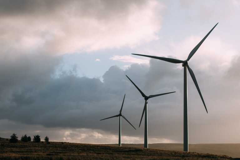 Entro il 2028 cinque nuovi parchi eolici in Puglia: produrranno energia per oltre 170mila famiglie
