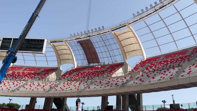 Bari, installato il primo “petalo” al San Nicola: obiettivo completare i lavori entro il 14 ottobre – VIDEO
